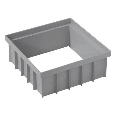   La prolunga consente l’estensione del pozzetto per un’altezza di 10 cm. Disponibile nelle dimensioni 200x200, 300 x 300, 400 x